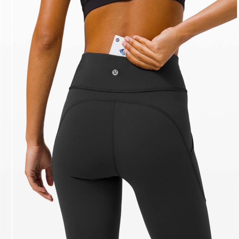 Lululemon Women's Invigorate HR
High Rise Crop 25”